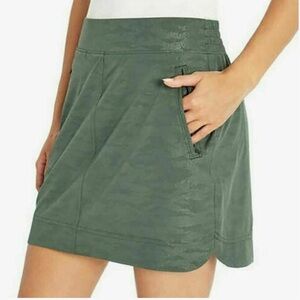 Orvis Women's Embossed Pull-On Travel Skort Size Med. Green